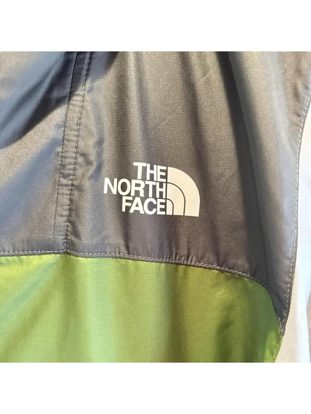 The North Face Men's Fanorak Windwall Windbreaker Jacket Green Gray Size Small